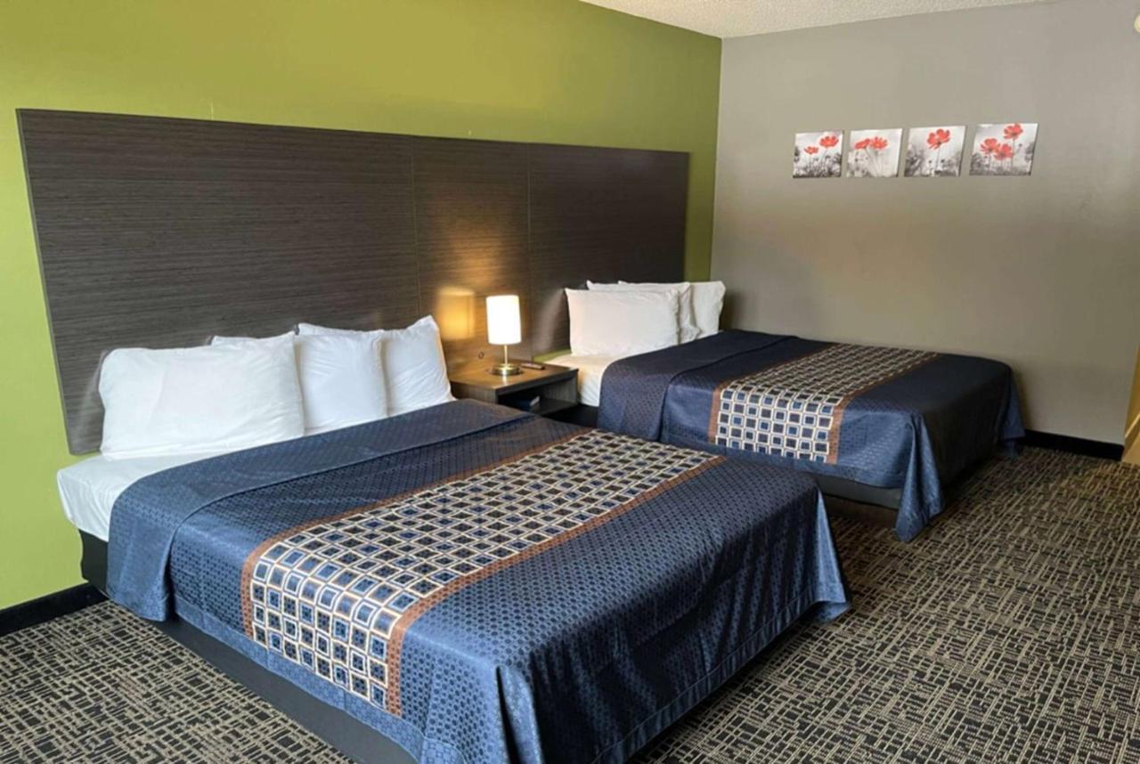 Wingate By Wyndham George Hotel