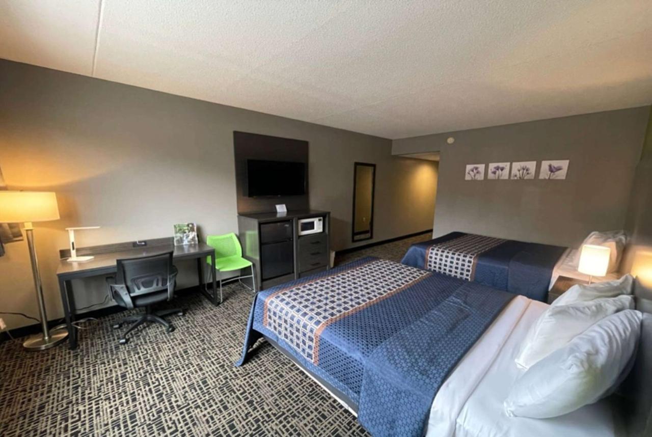 Wingate By Wyndham George Hotel